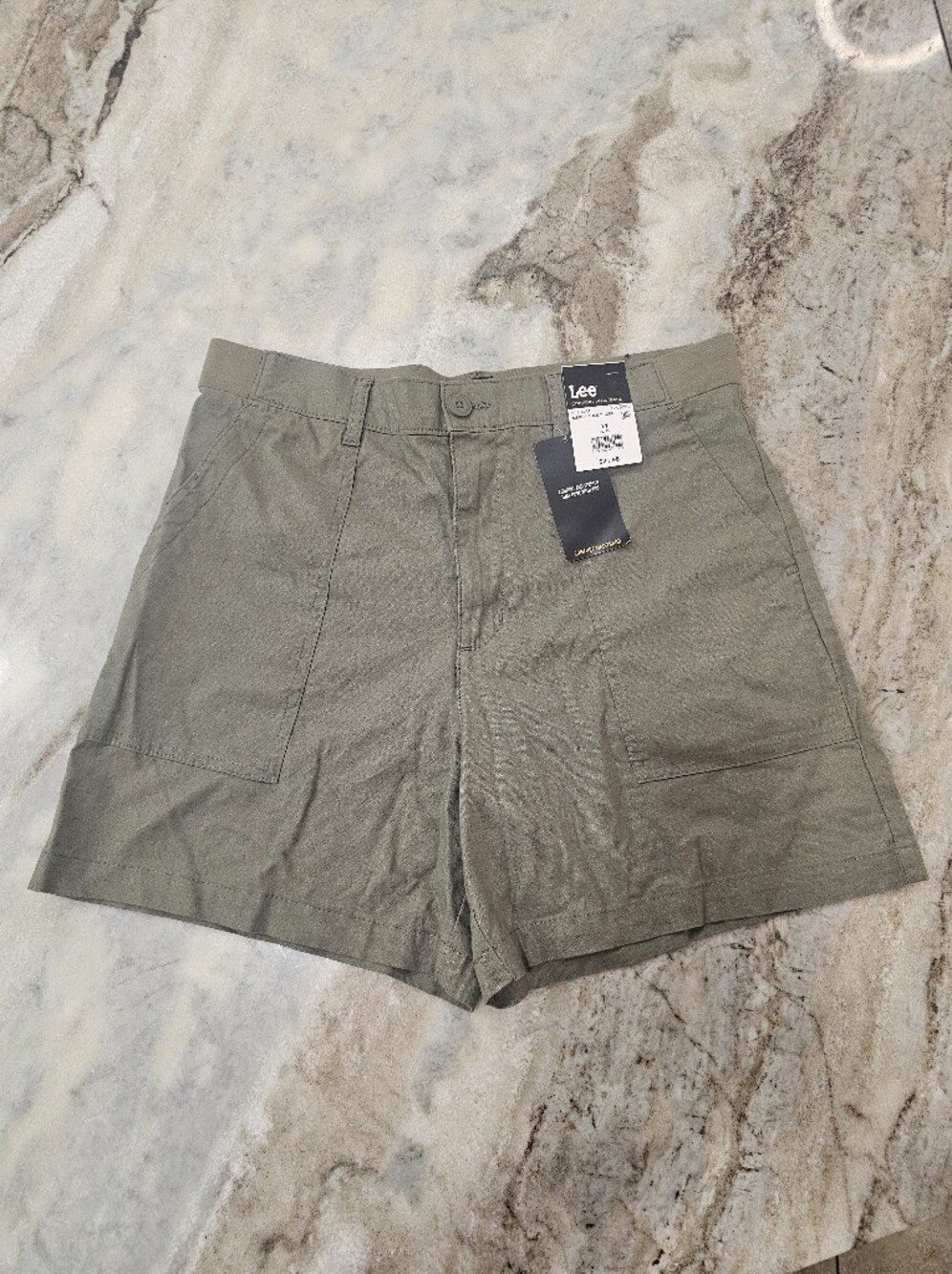 Lee Women's Comfort Waist Utility Shorts Green Size 14 NWT 6" Inseam